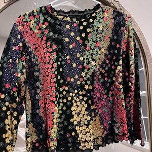 Medium vintage floral patterned shirt.